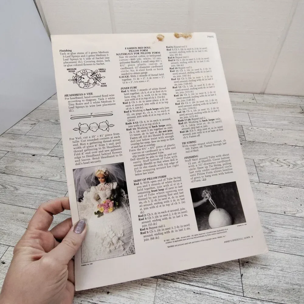 Annies Bridedoll Gown 1996 Vintage‎ Crochet Craft Booklet Pattern
